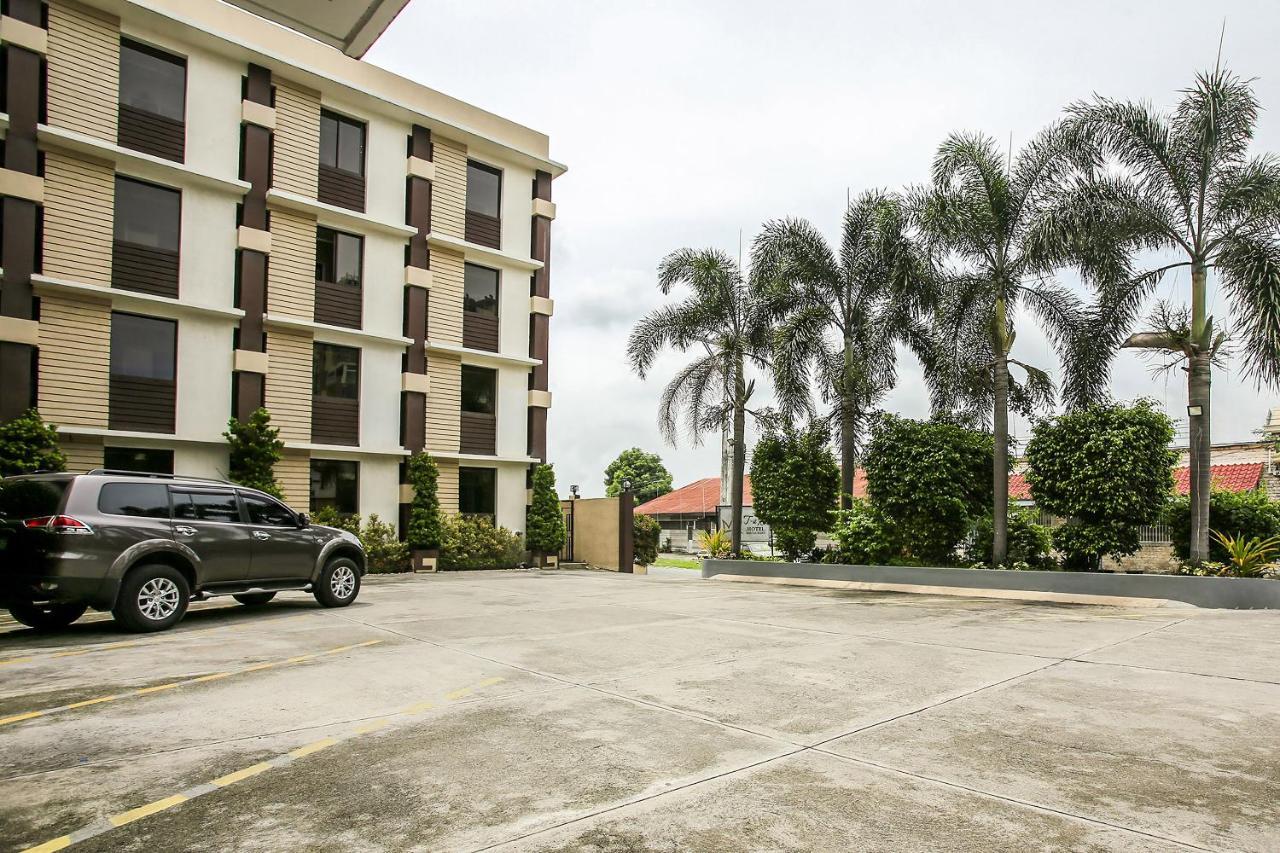 Super Oyo Capital O 786 Kwe Hotel And Resort Angeles Kültér fotó