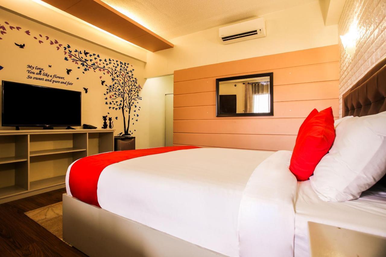 Super Oyo Capital O 786 Kwe Hotel And Resort Angeles Kültér fotó